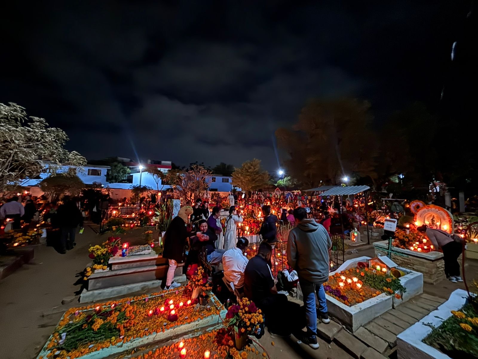 Día de Muertos: recorrido de panteones: fotografía 3